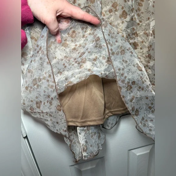 ARULA Floral Mini Dress in Cream and Brown - Picture 6 of 9